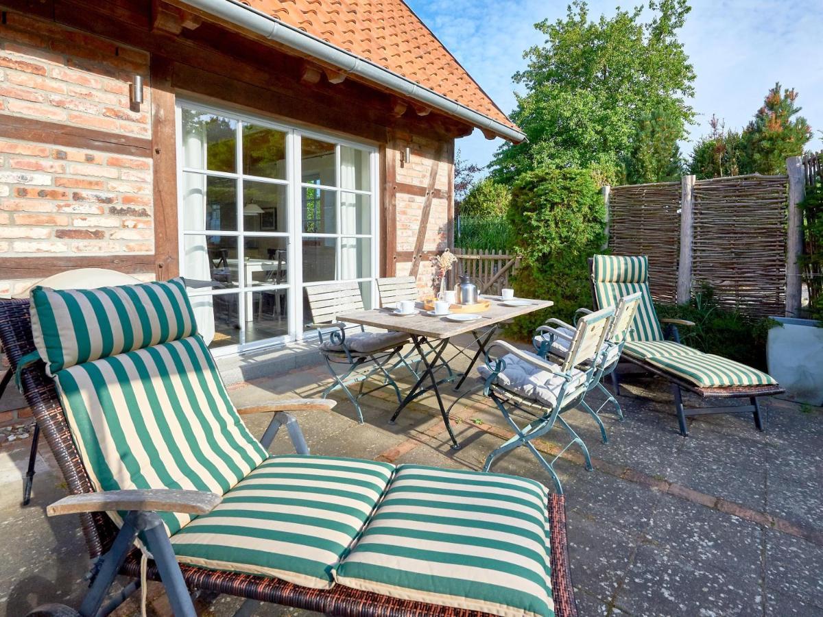 Fachwerkhäuser Seedorf F591 Haushälfte Sophie Charlott mit Kamin und Terrasse Exterior foto