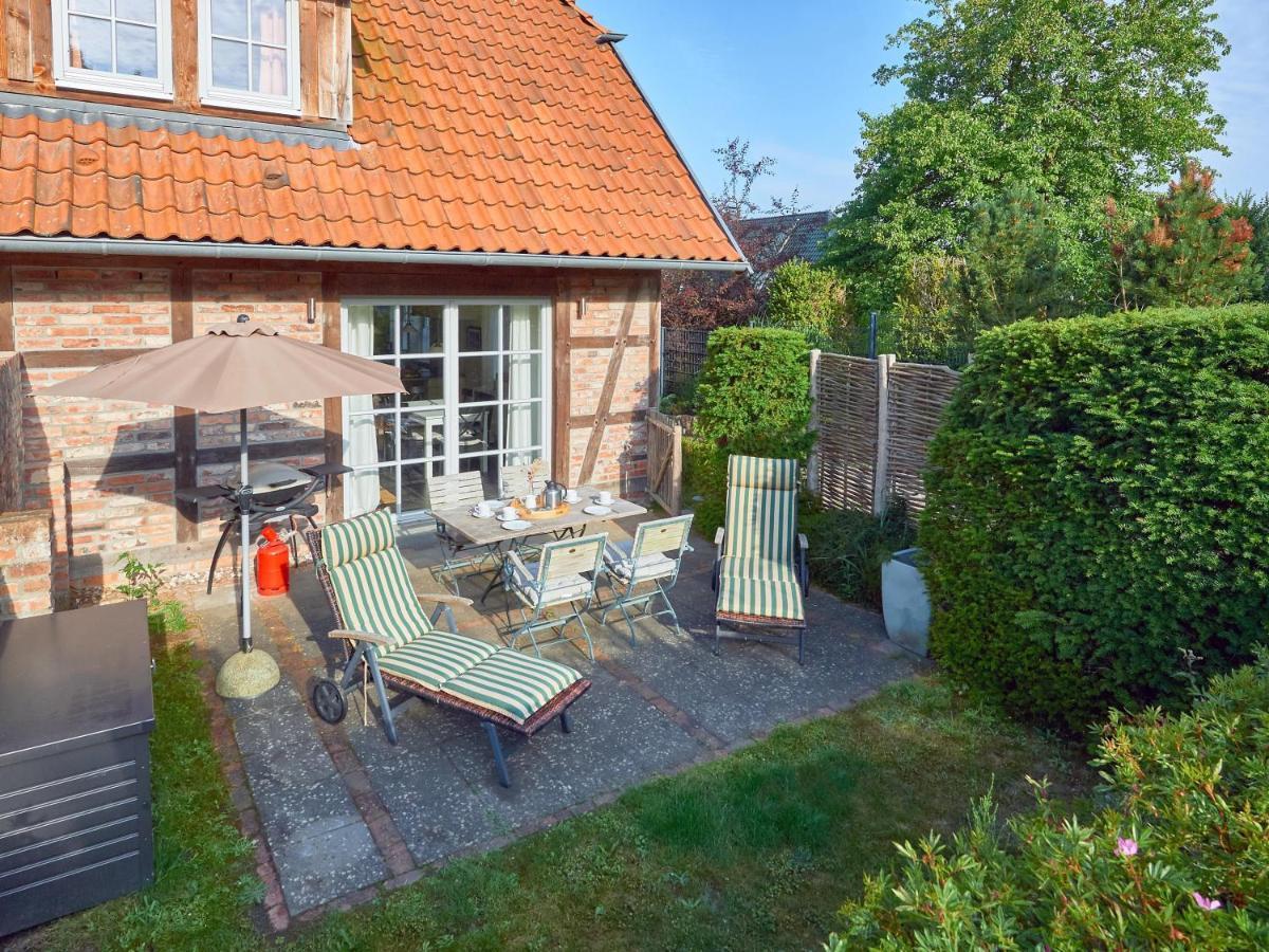 Fachwerkhäuser Seedorf F591 Haushälfte Sophie Charlott mit Kamin und Terrasse Exterior foto